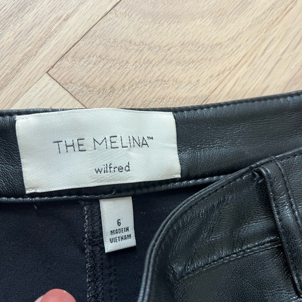 🔥EUC ARITZIA Wilfred The Melina Pant in Black Vegan Leather - Picture 4 of 6